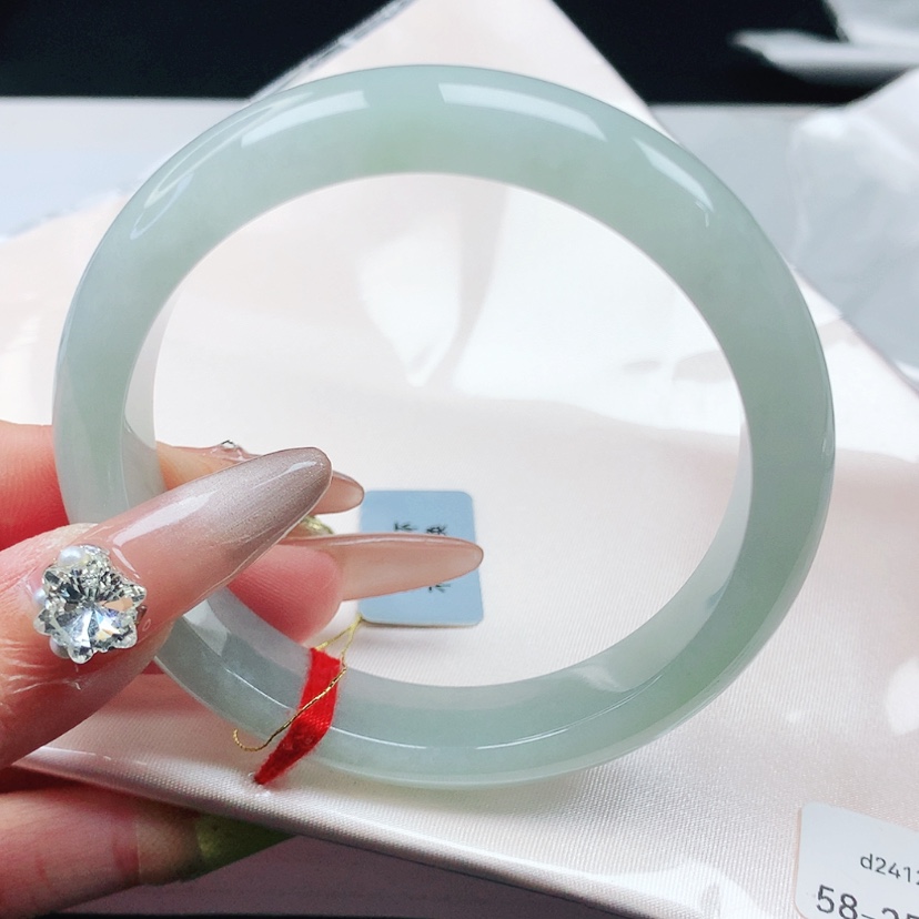 【闪购商品】翡翠手镯未镶嵌大**儿58圈