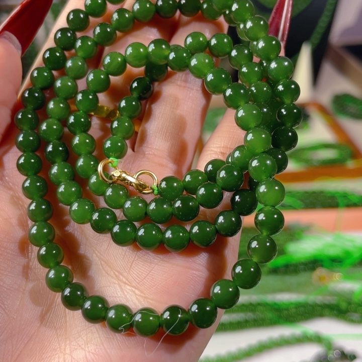 和田玉（碧玉）颈饰未镶嵌