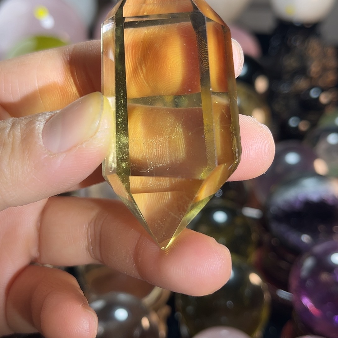 黄色水晶柱未镶嵌水晶