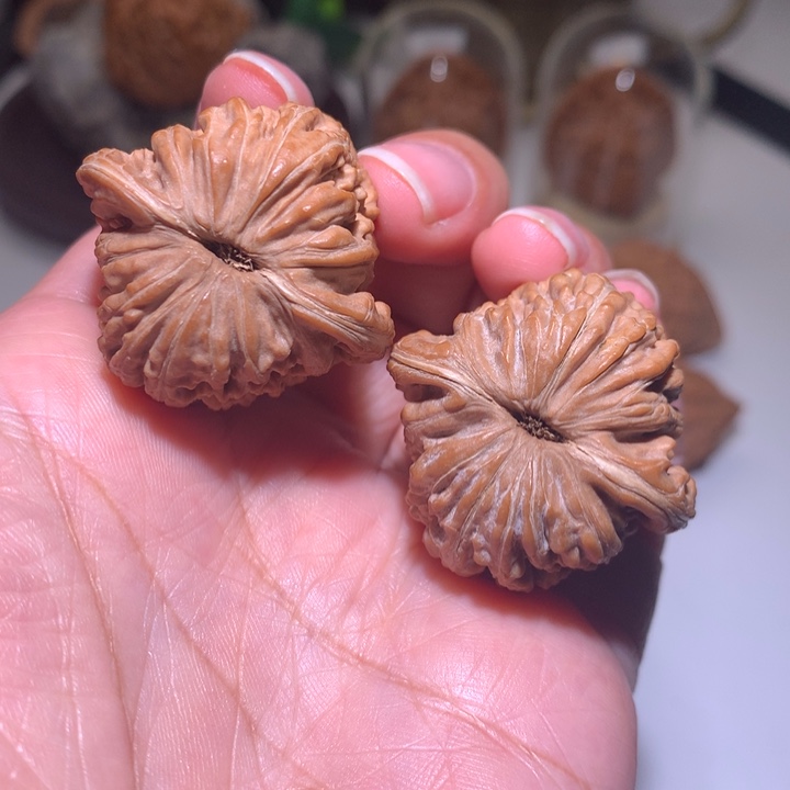 把件文玩核桃石楼