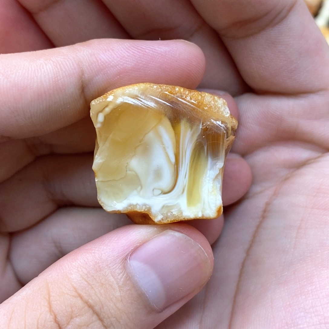 定制琥珀未镶嵌蜜蜡