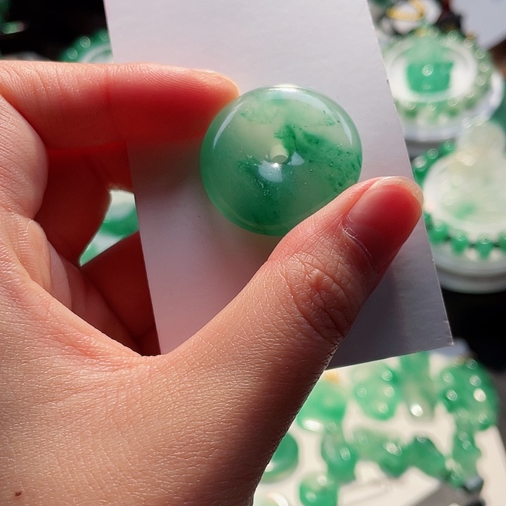 石英质玉吊坠未镶嵌