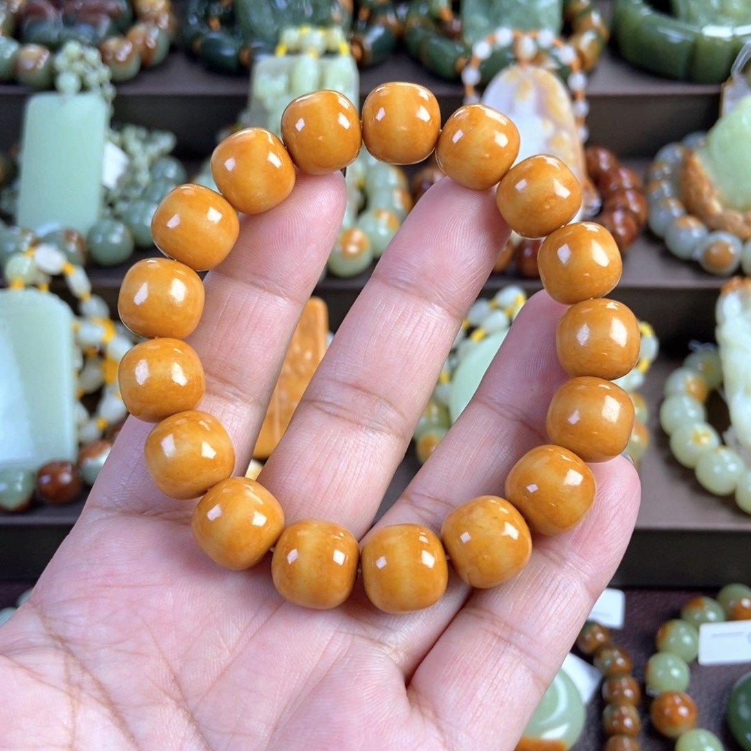 透闪石质玉未镶嵌手串