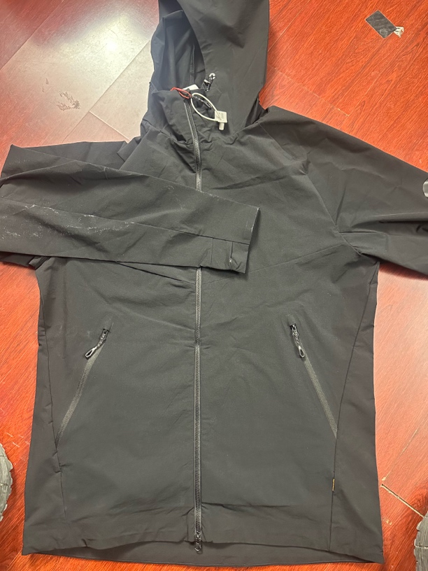 红色大象春款不加绒软壳风衣