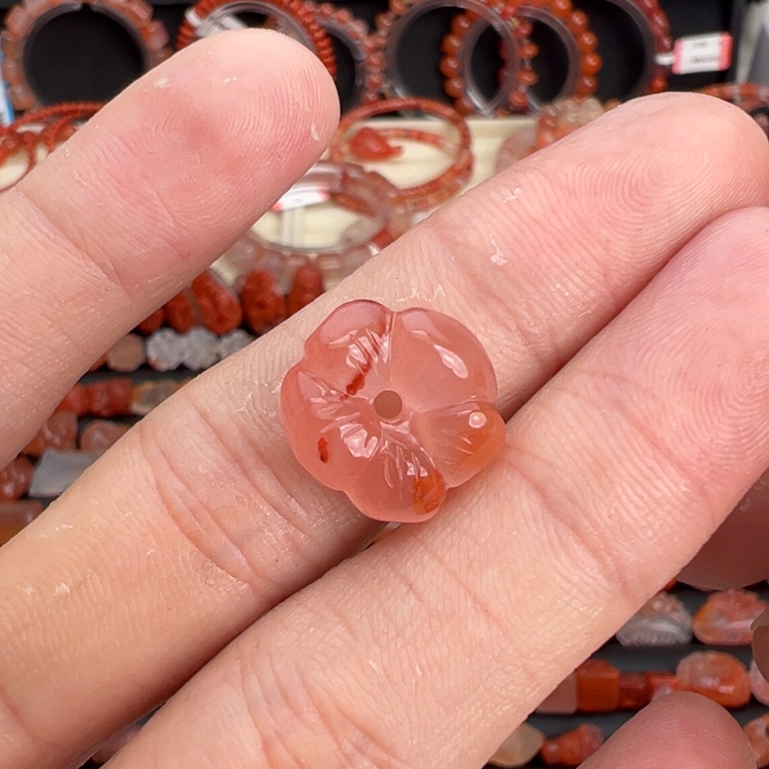 南红玛瑙未镶嵌颈饰有钱花