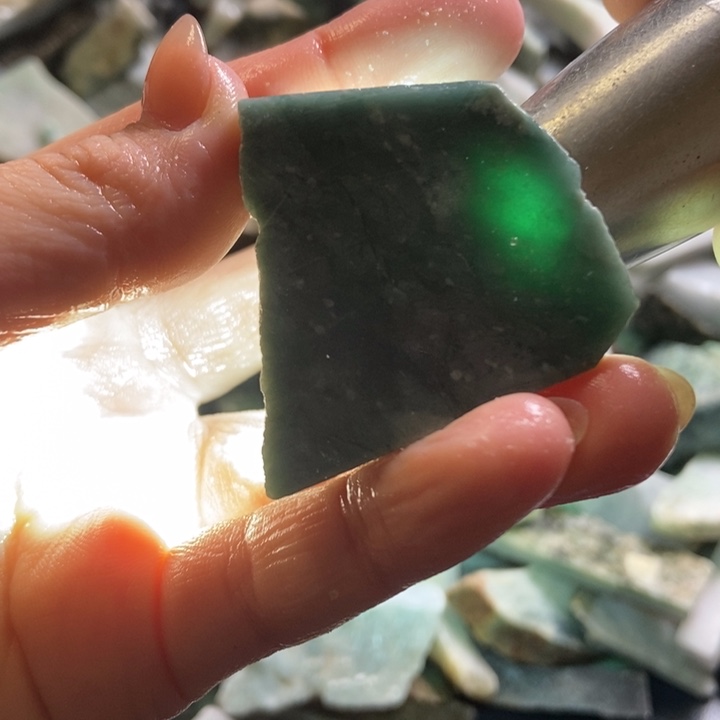 翡翠颈饰未镶嵌天然翡翠