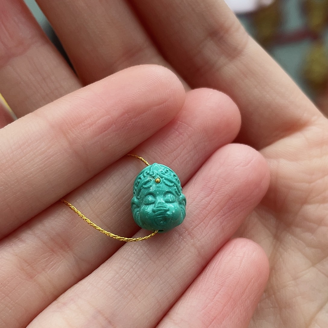 绿松石颈饰未镶嵌