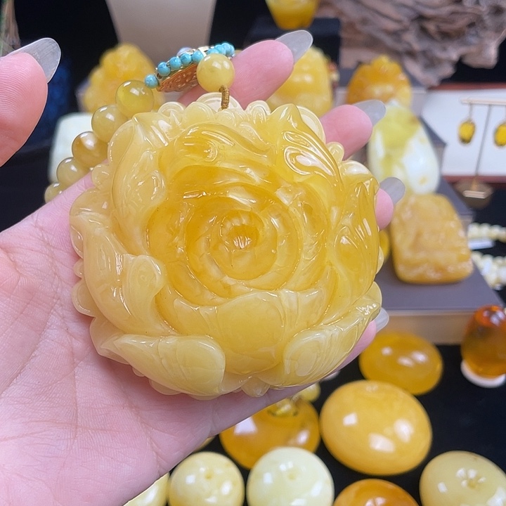 未镶嵌琥珀珠宝奇石