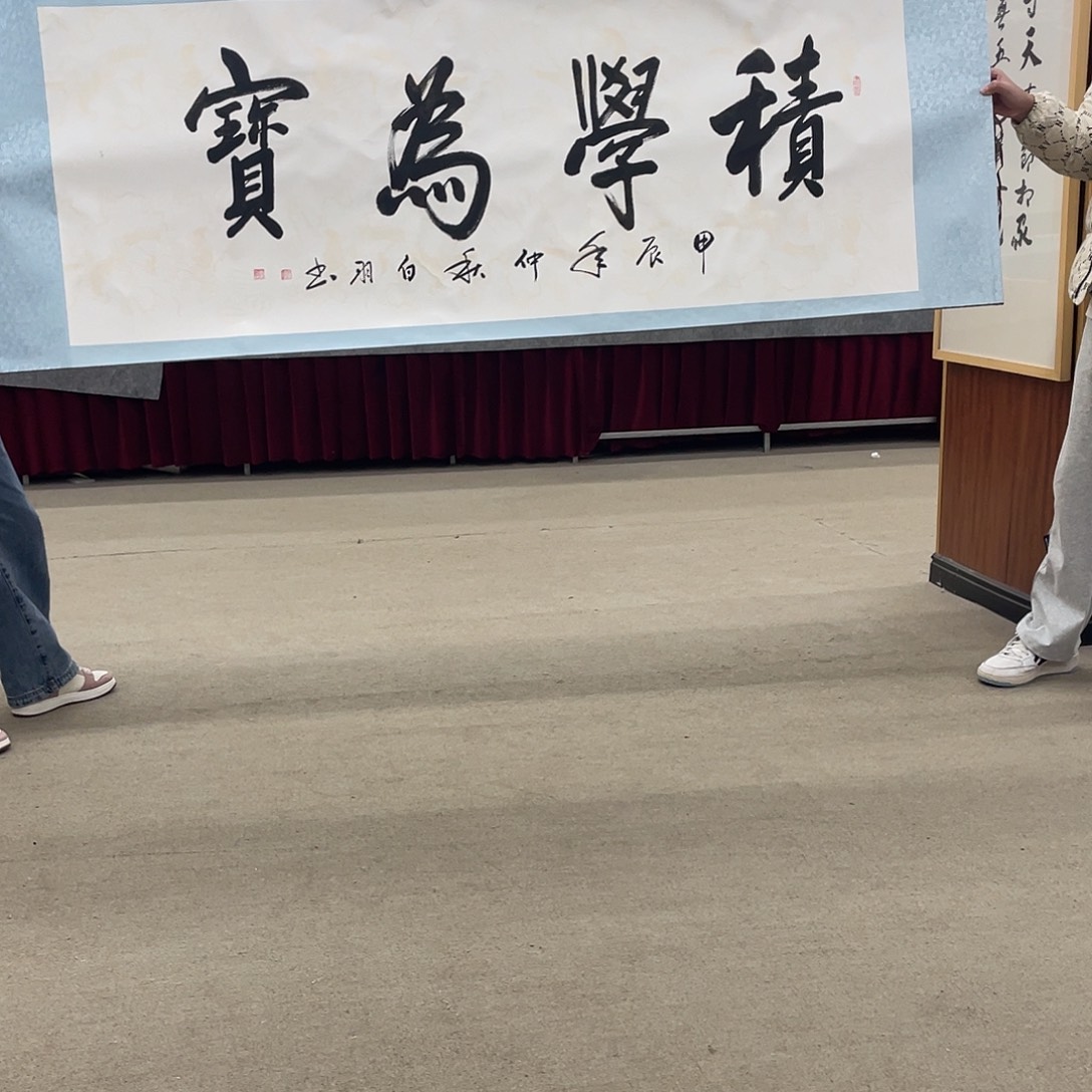 国画可口可乐完一天了。可口可乐公司在