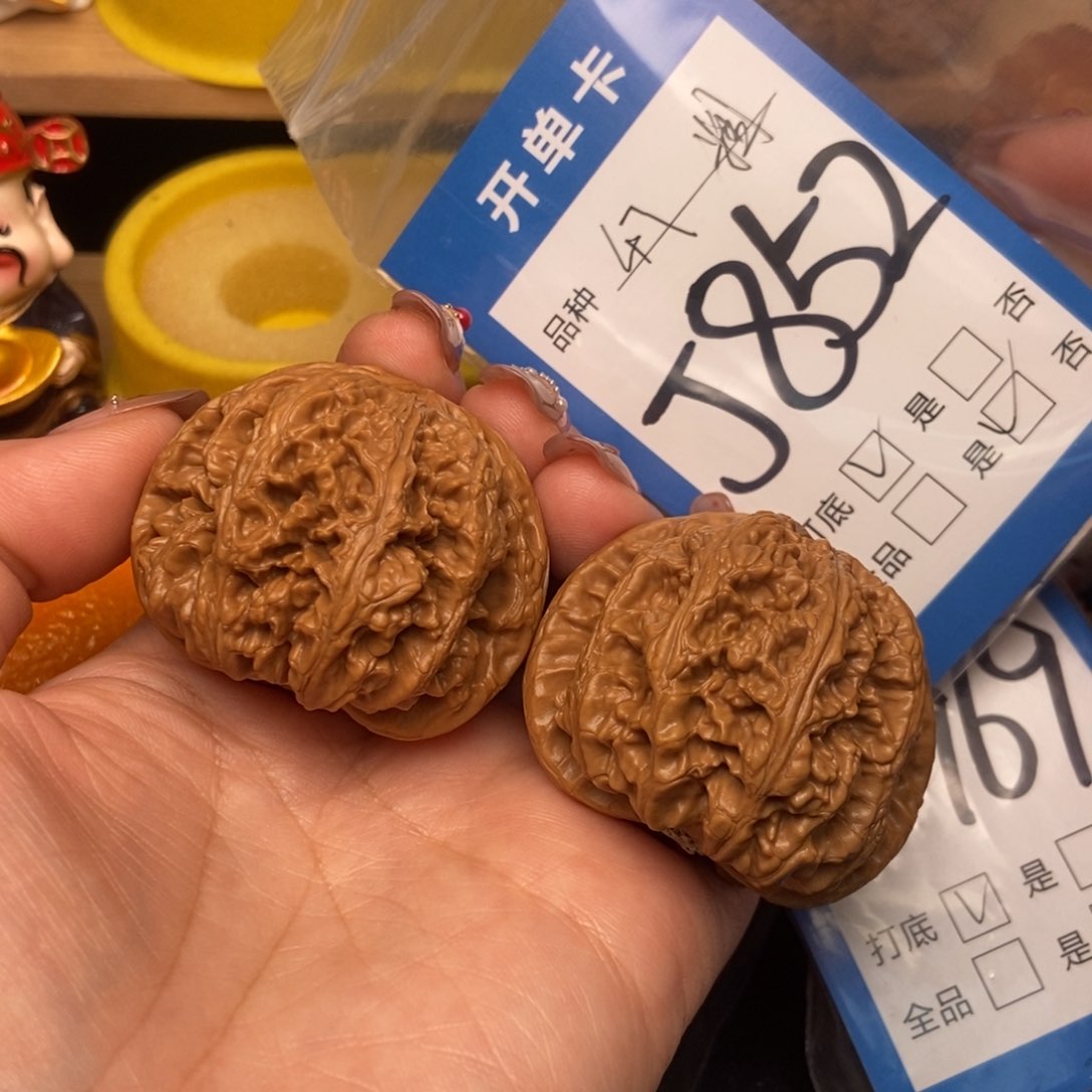 桃核吊坠叮*核桃粗筋