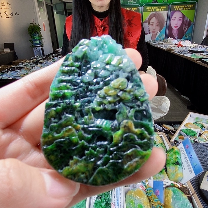 颈饰未镶嵌翡翠翡翠