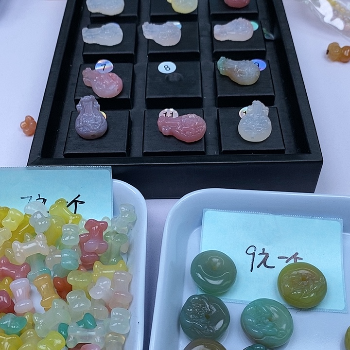 玛瑙/玉髓手串未镶嵌眯**）