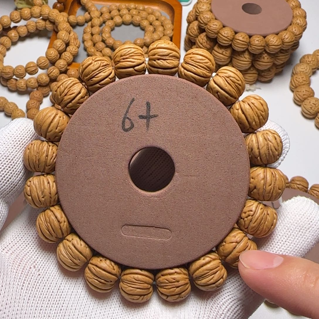 .***钱桃核手串15金丹齐口6+