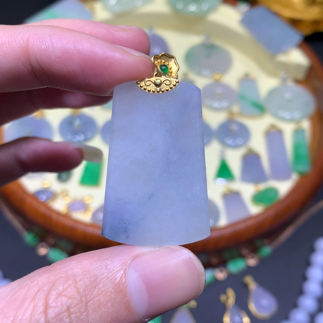 翡翠吊坠(不含链)18K金镶嵌