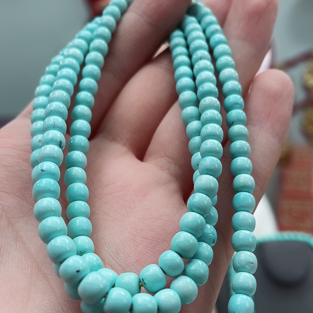 绿松石颈饰未镶嵌