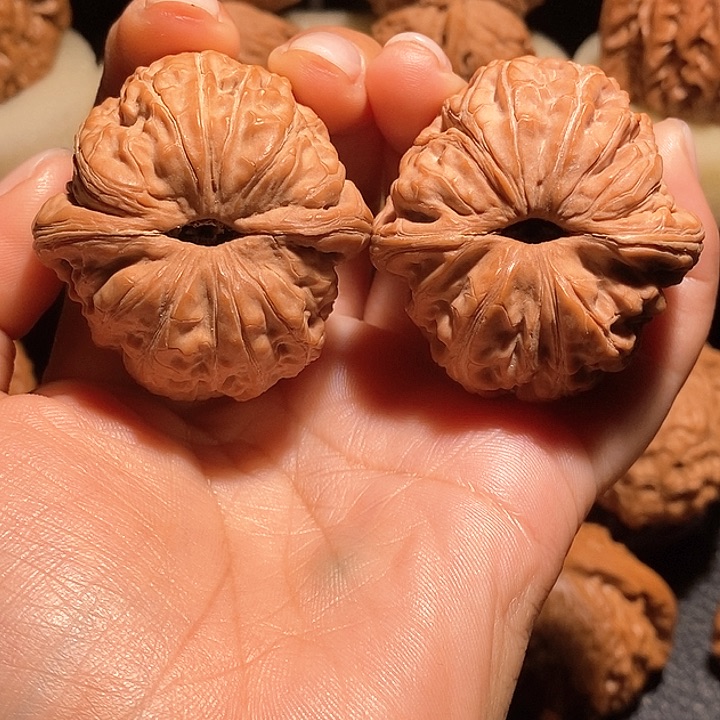 文玩核桃把件笑**生44元宝