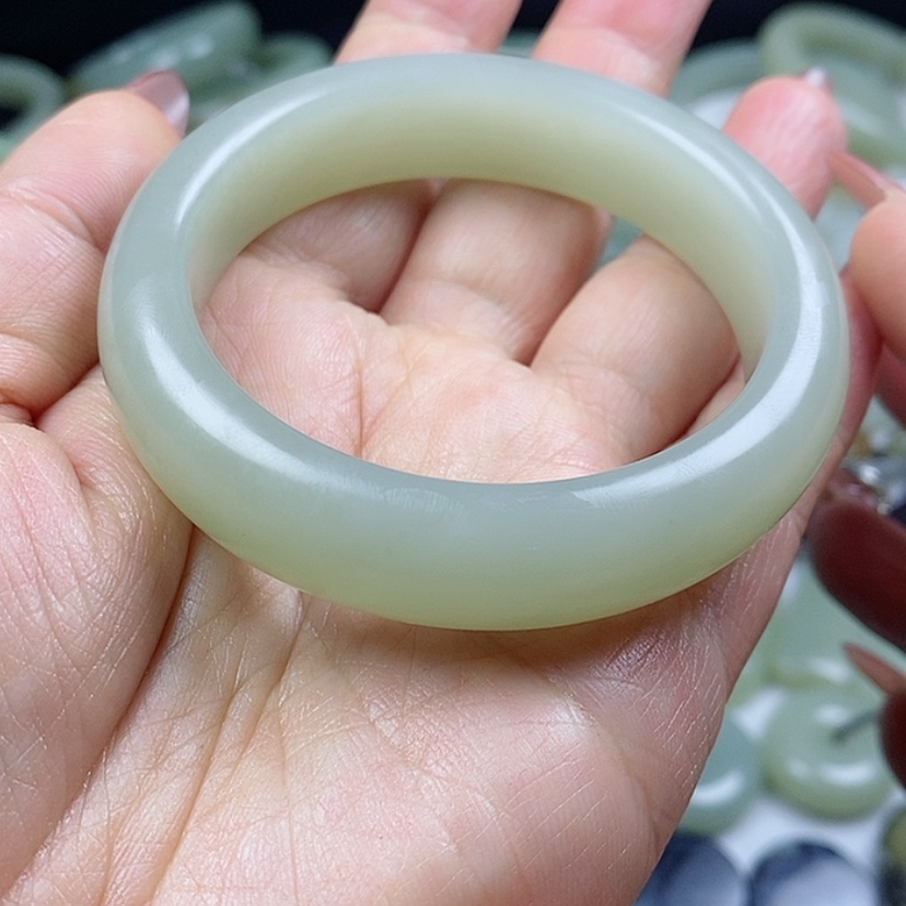 【闪购商品】和田玉手镯未镶嵌