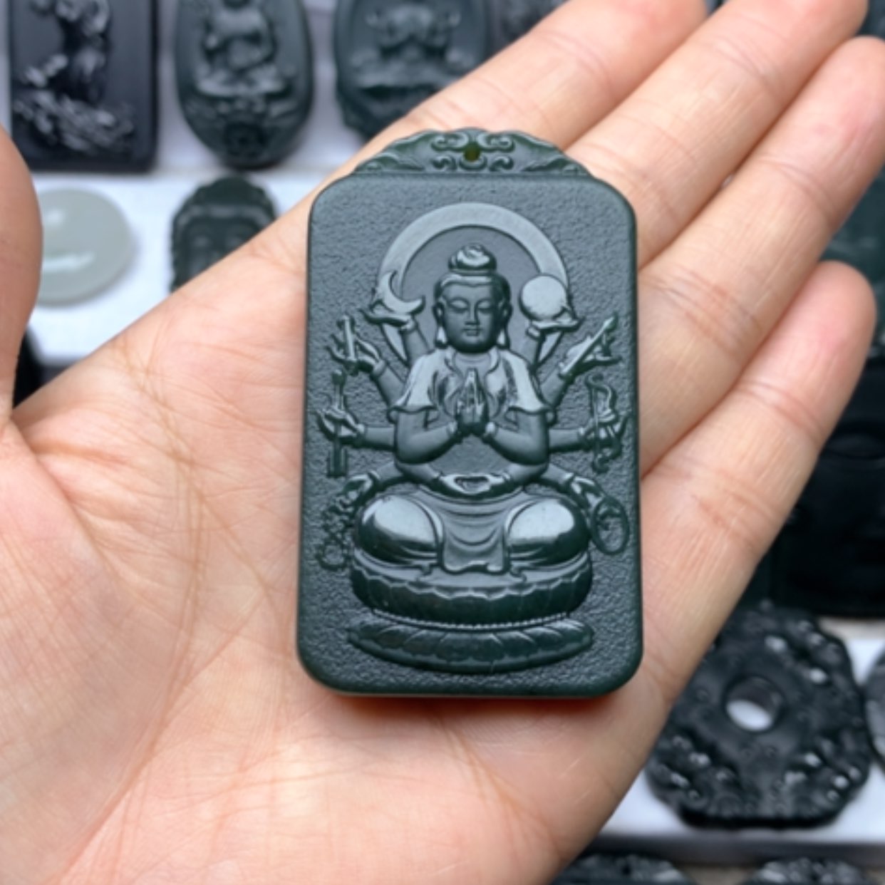 【闪购商品】和田玉颈饰未镶嵌双面雕刻