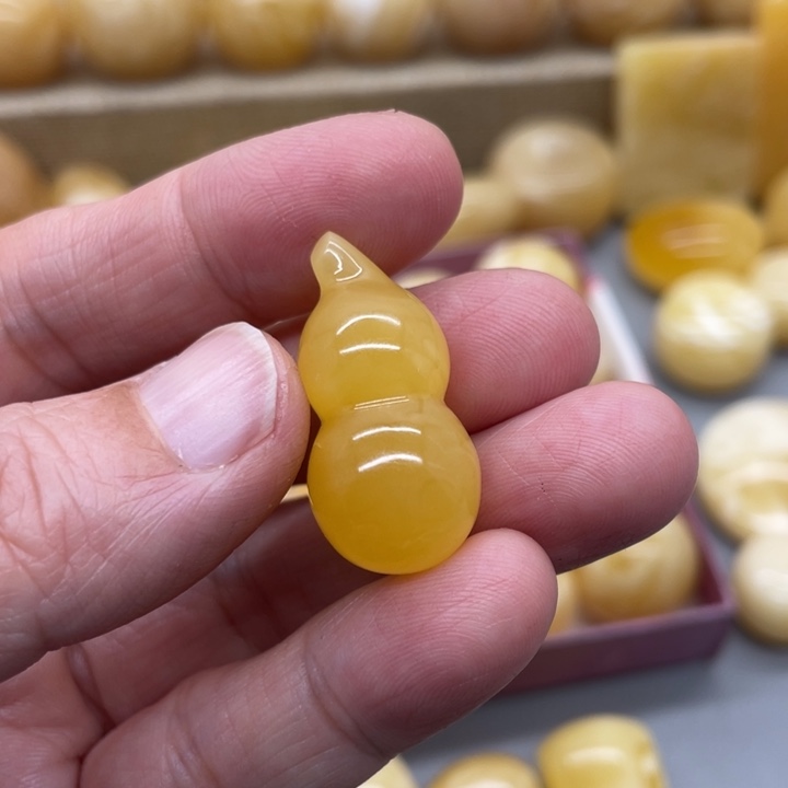 琥珀裸石未镶嵌蜜蜡