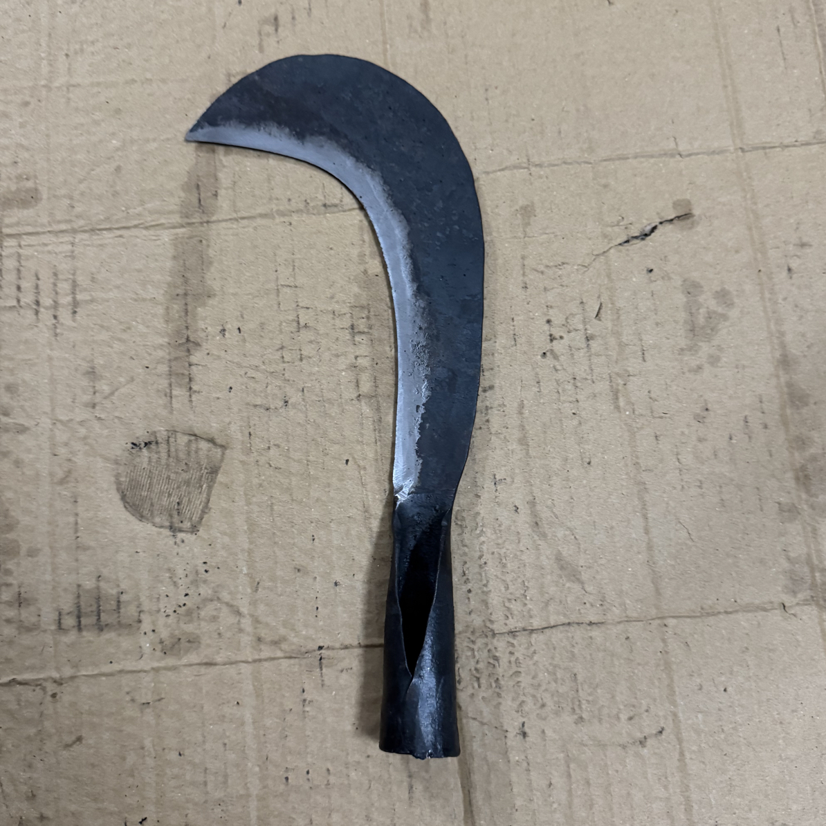 多功能砍柴镰刀手工锻打夹钢实木木柄户外专用农用锰钢割草镰刀