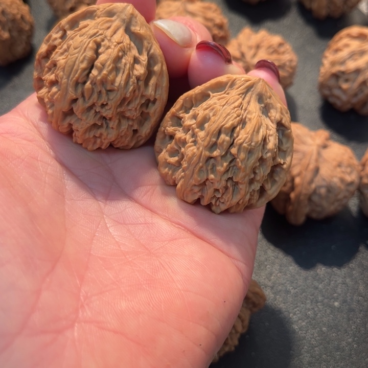 文玩核桃把件南疆石