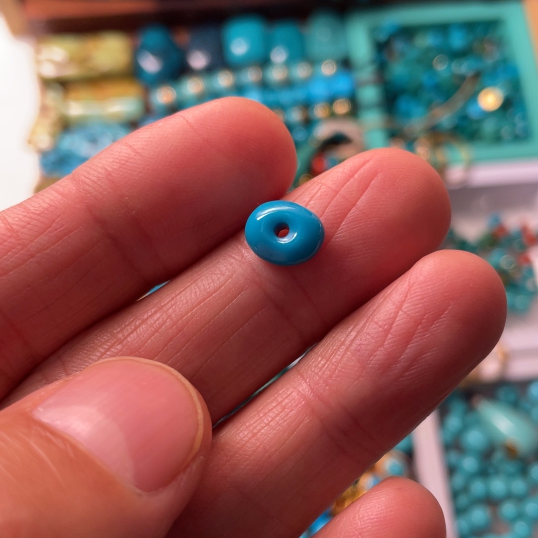 绿松石未镶嵌颈饰