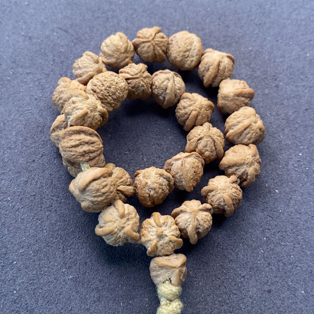 柏香籽/百香籽吊坠八*