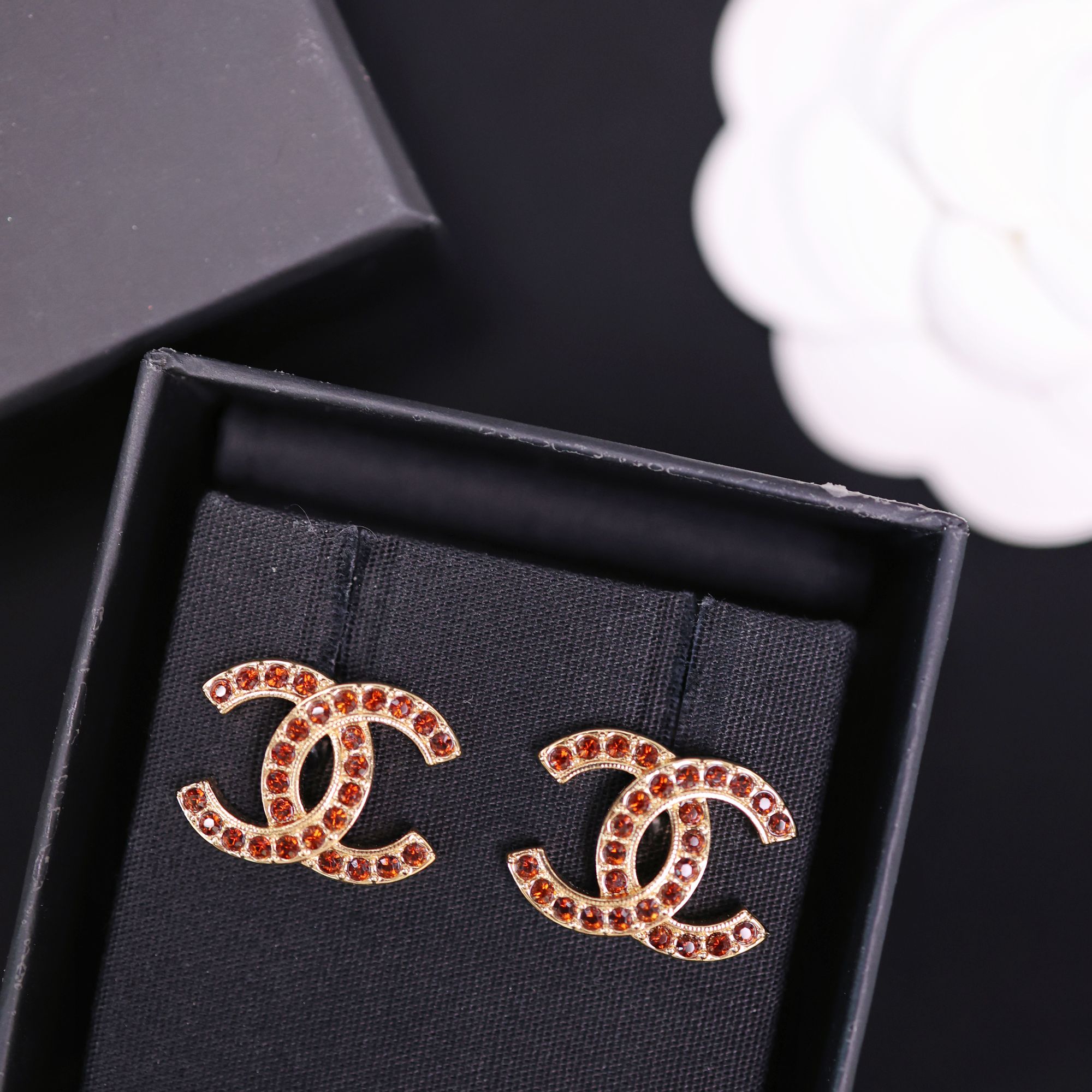 未使用 Chanel/香奈儿 25年新款琥珀金满钻中号双C耳钉 06405