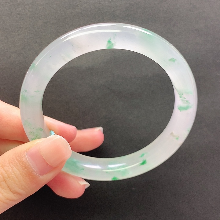 石英质玉未镶嵌手镯