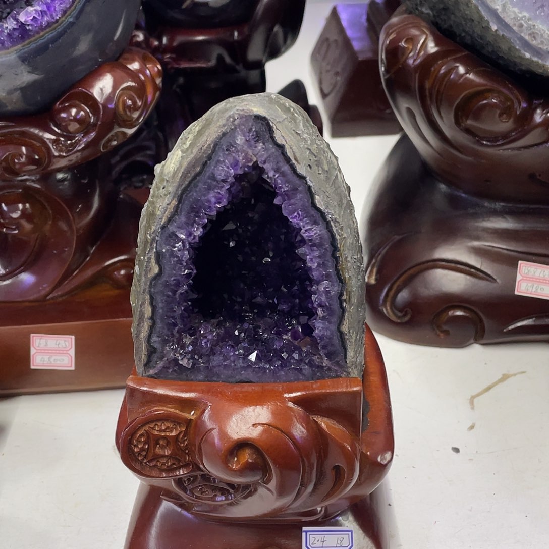 紫晶未镶嵌大型摆件（非配饰）