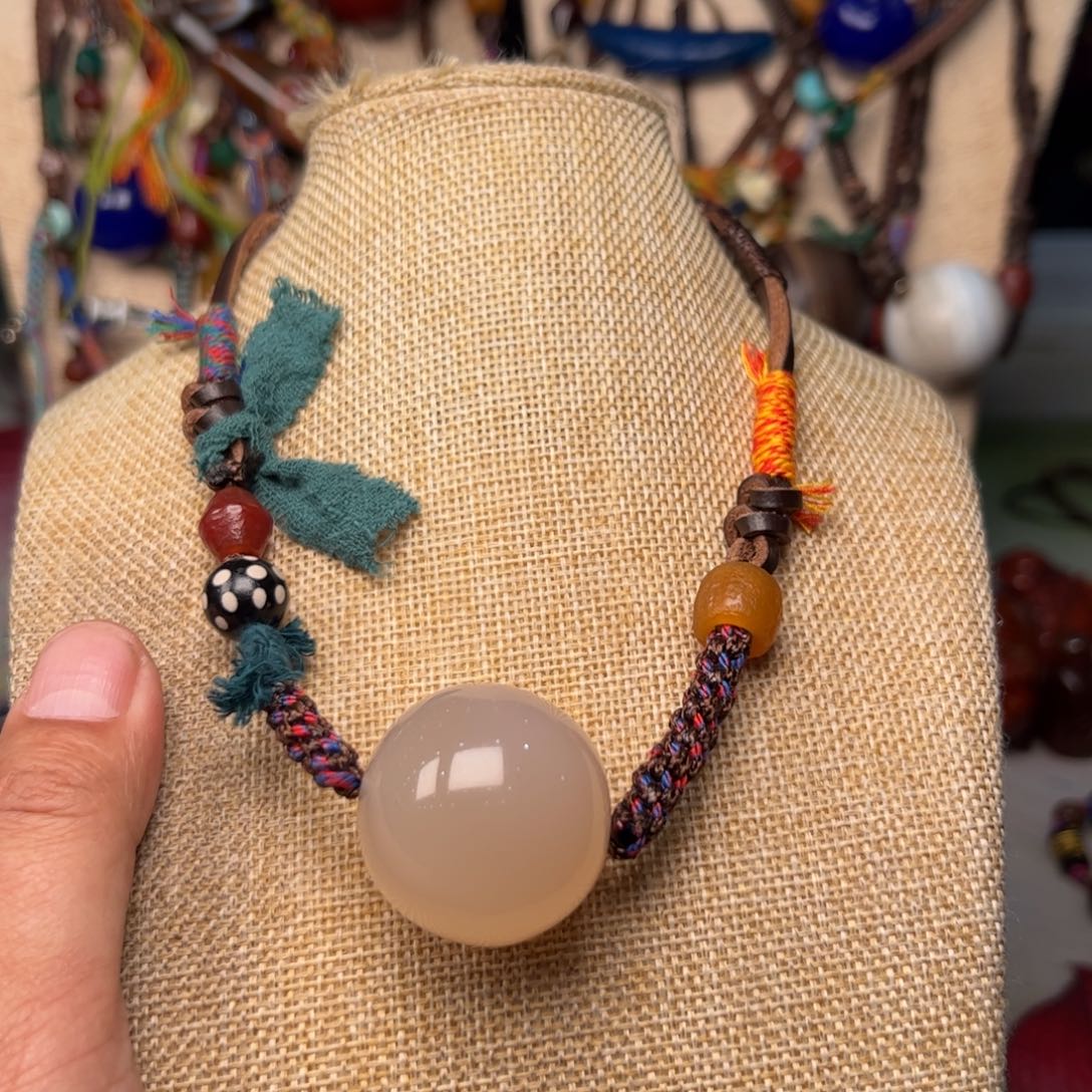 玛瑙/玉髓颈饰未镶嵌