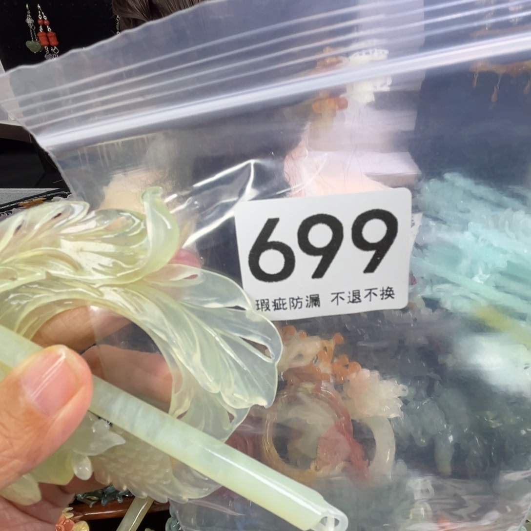 未镶嵌岫玉发饰舞*