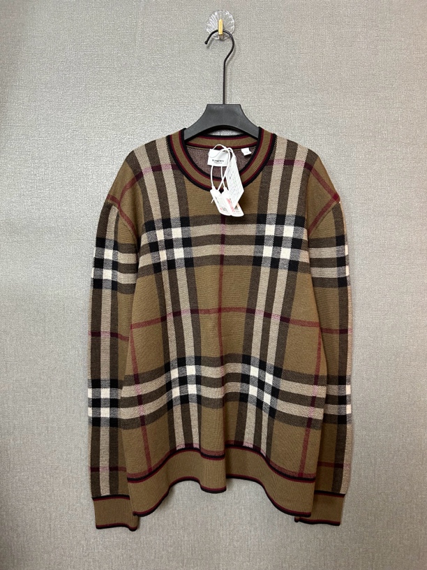 95新 BURBERRY/博柏利 咖色格纹圆领毛衣