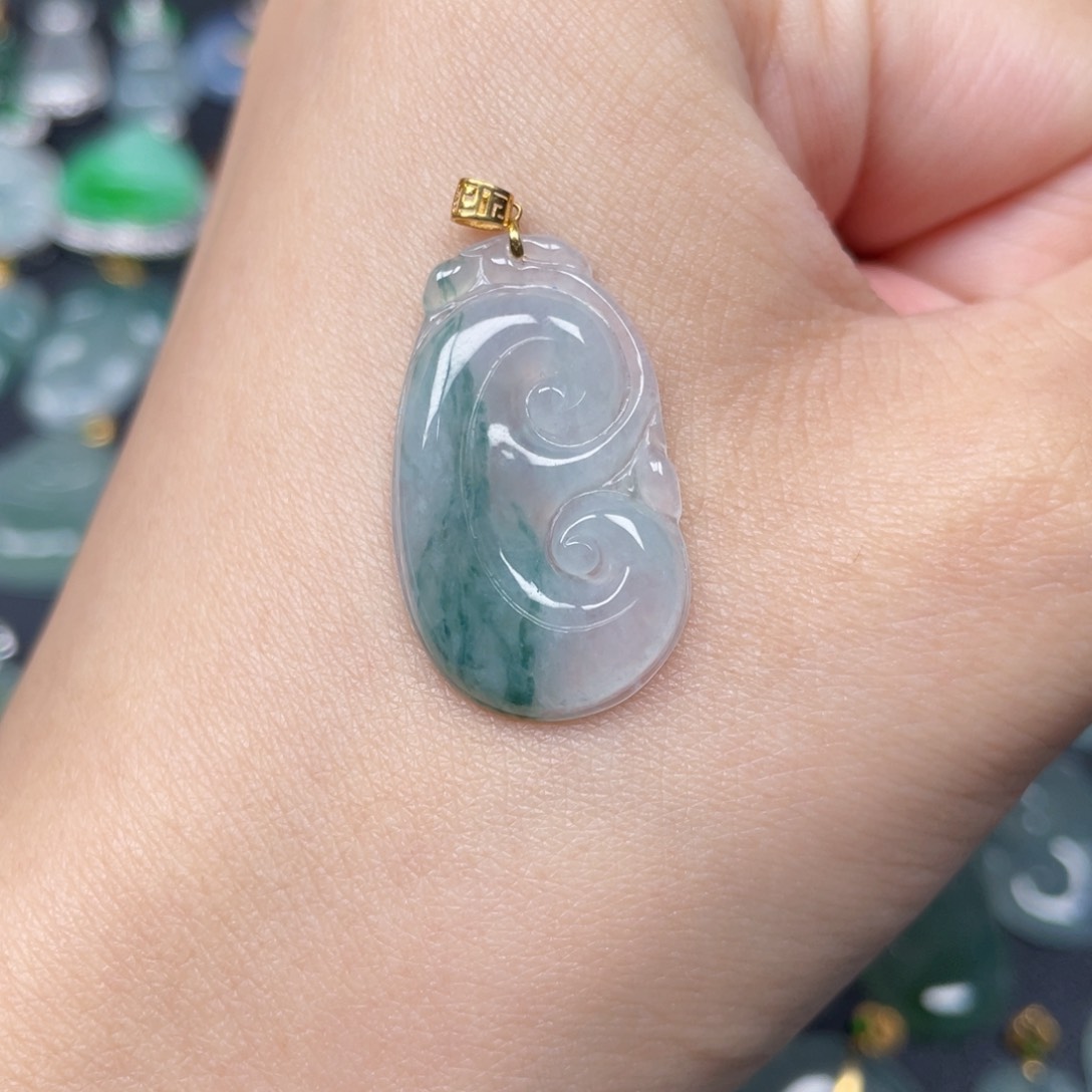 翡翠颈饰18K金镶嵌翡翠