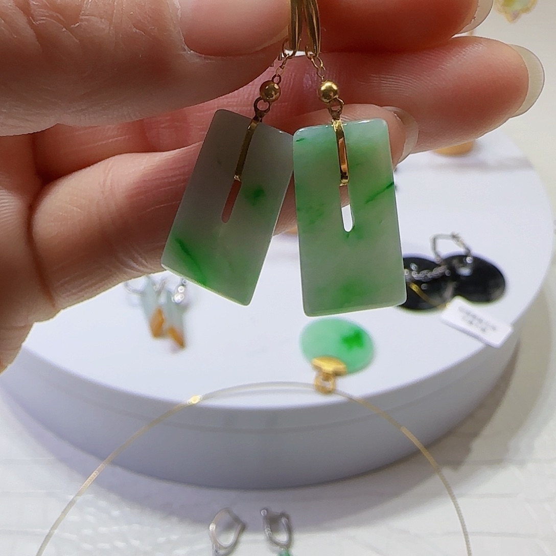 翡翠耳饰18K金镶嵌天然缅甸a货翡翠