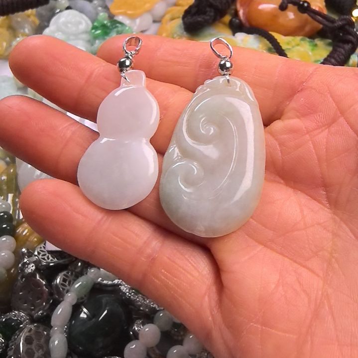 翡翠颈饰未镶嵌吊坠