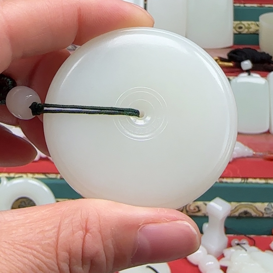 未镶嵌和田玉挂件思**飞