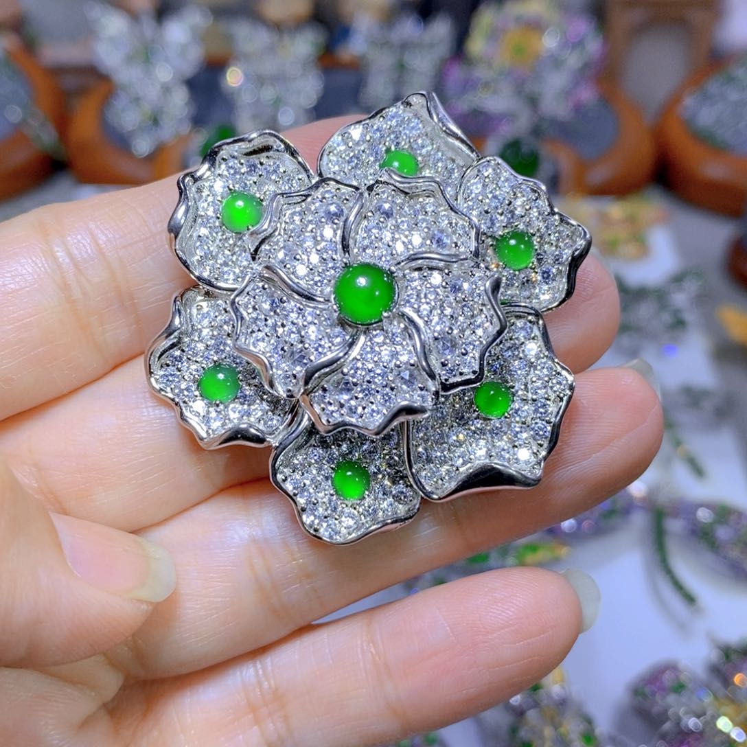 翡翠颈饰银S925镶嵌天然翡翠