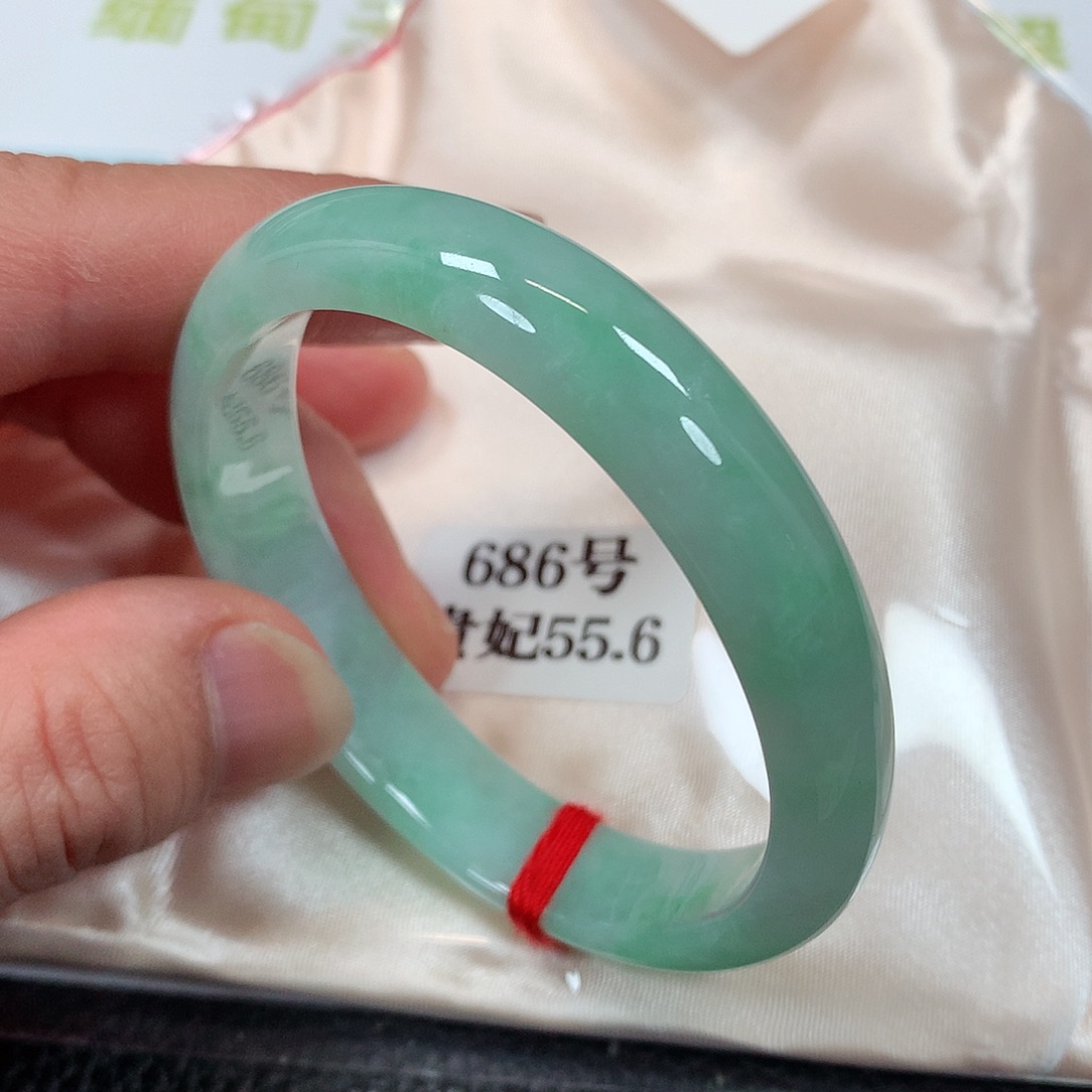 【闪购商品】未镶嵌手镯（贵妃镯）翡翠686号