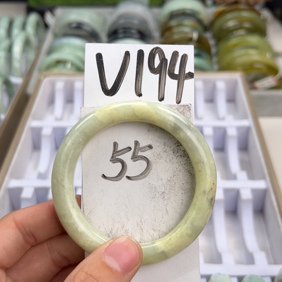 岫玉手镯未镶嵌天然岫玉微瑕