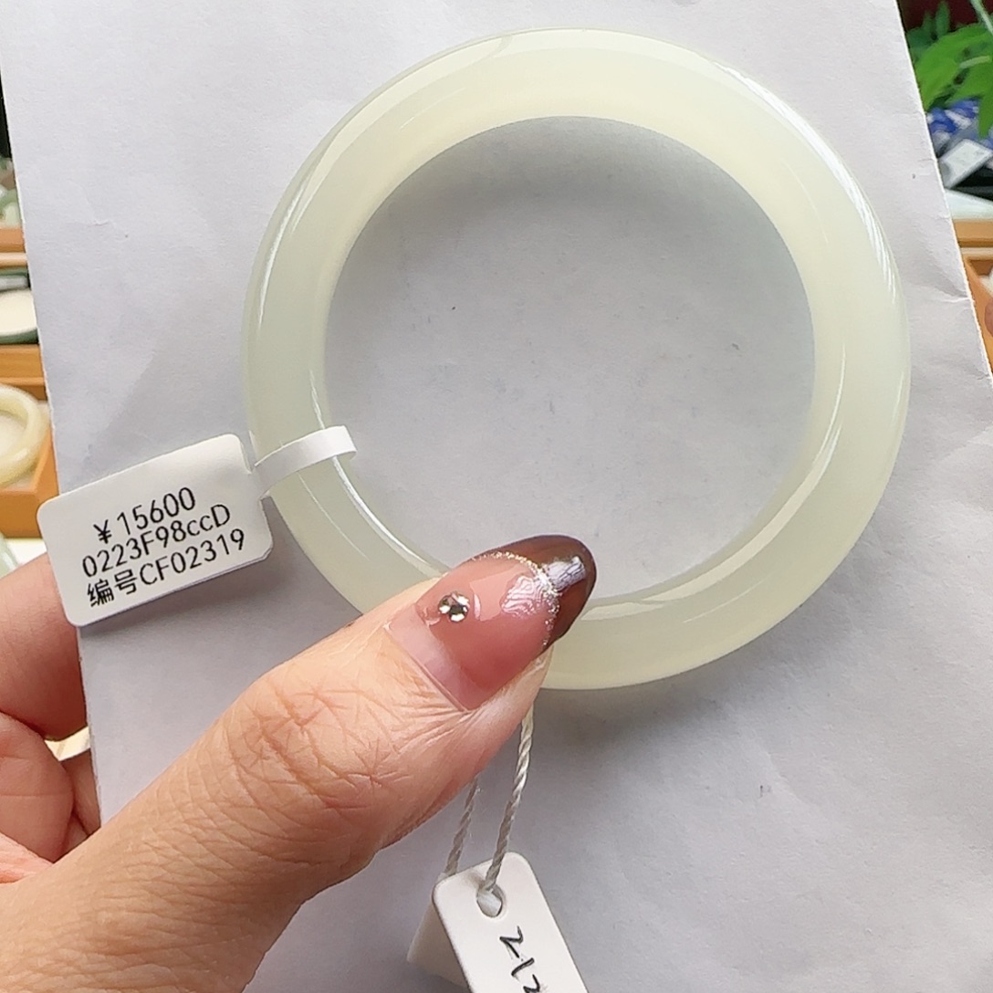 和田玉手镯未镶嵌C****r54+