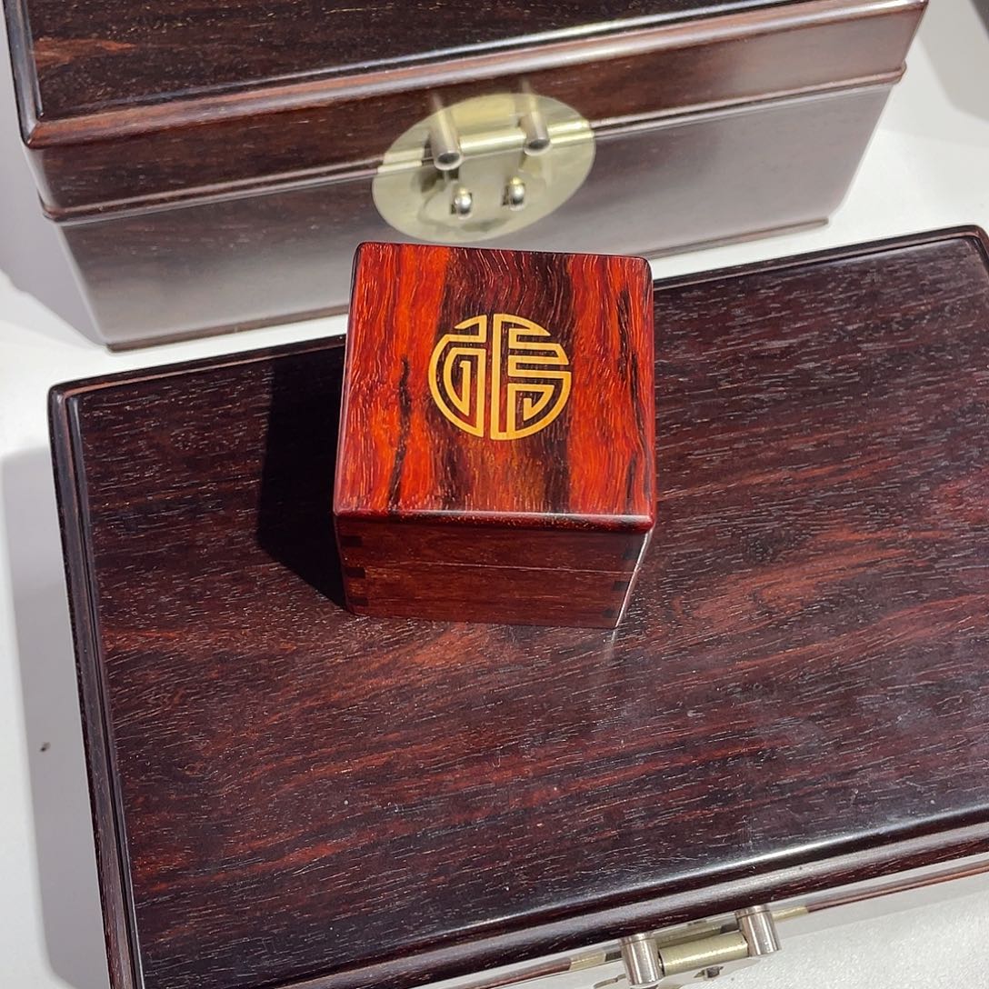 紫檀木类成套家具