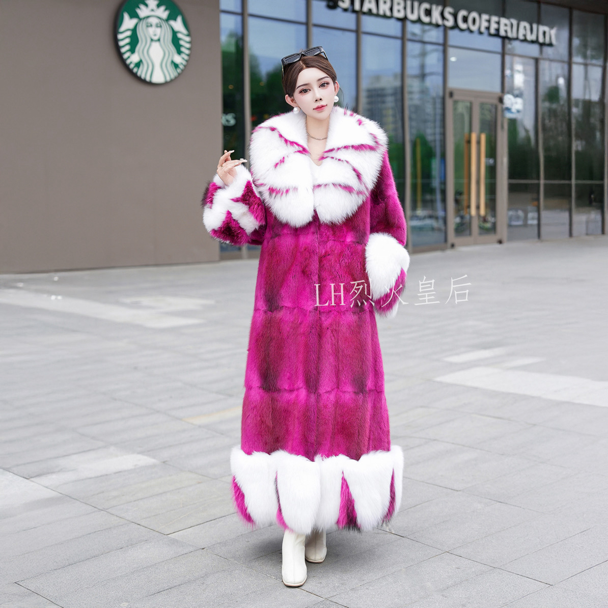 烈火皇后：玫红色时装皮草外套女装