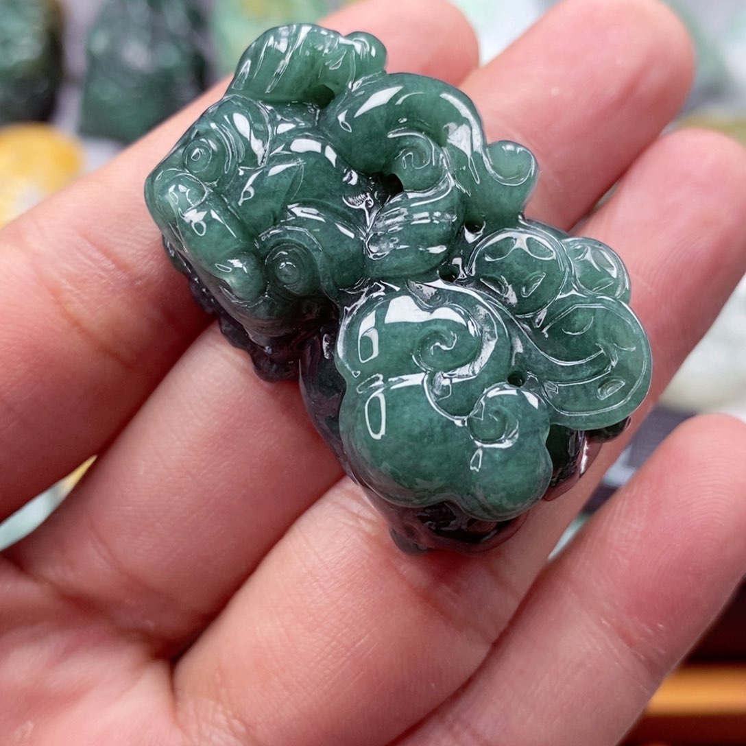 翡翠颈饰未镶嵌翡翠