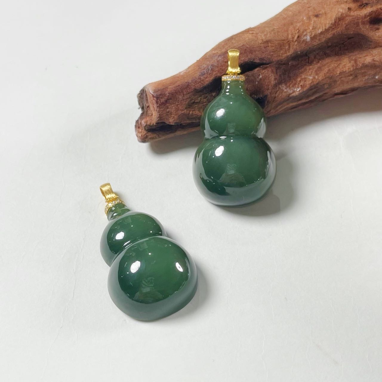 【小宝珠宝】18 S100596-18K金和田玉吊坠-多样性发其一31×21×11mm