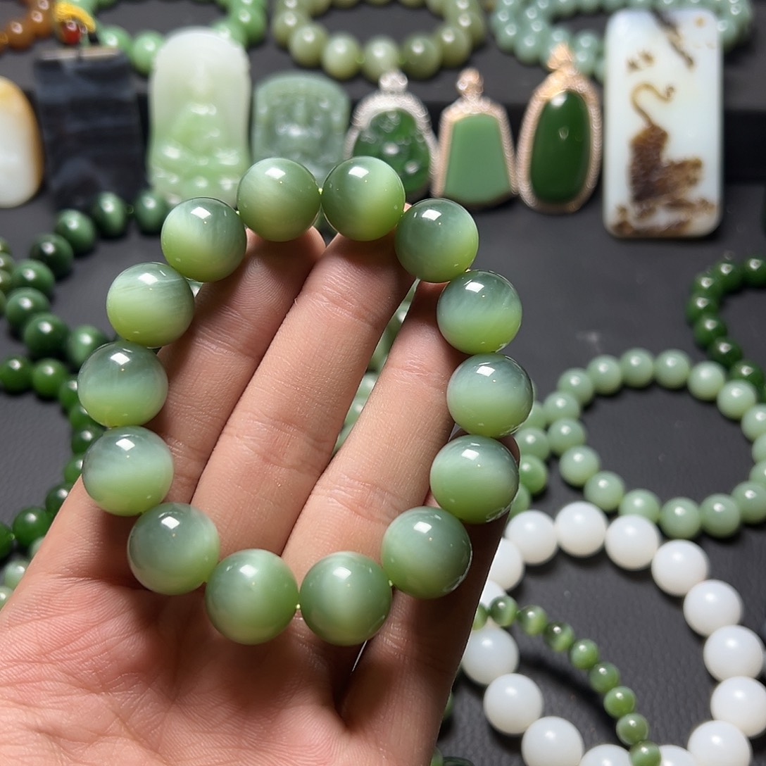 和田玉未镶嵌手串