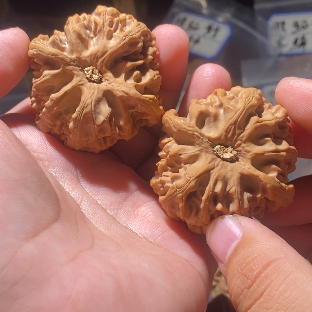 c***n吊坠文玩核桃47苹果