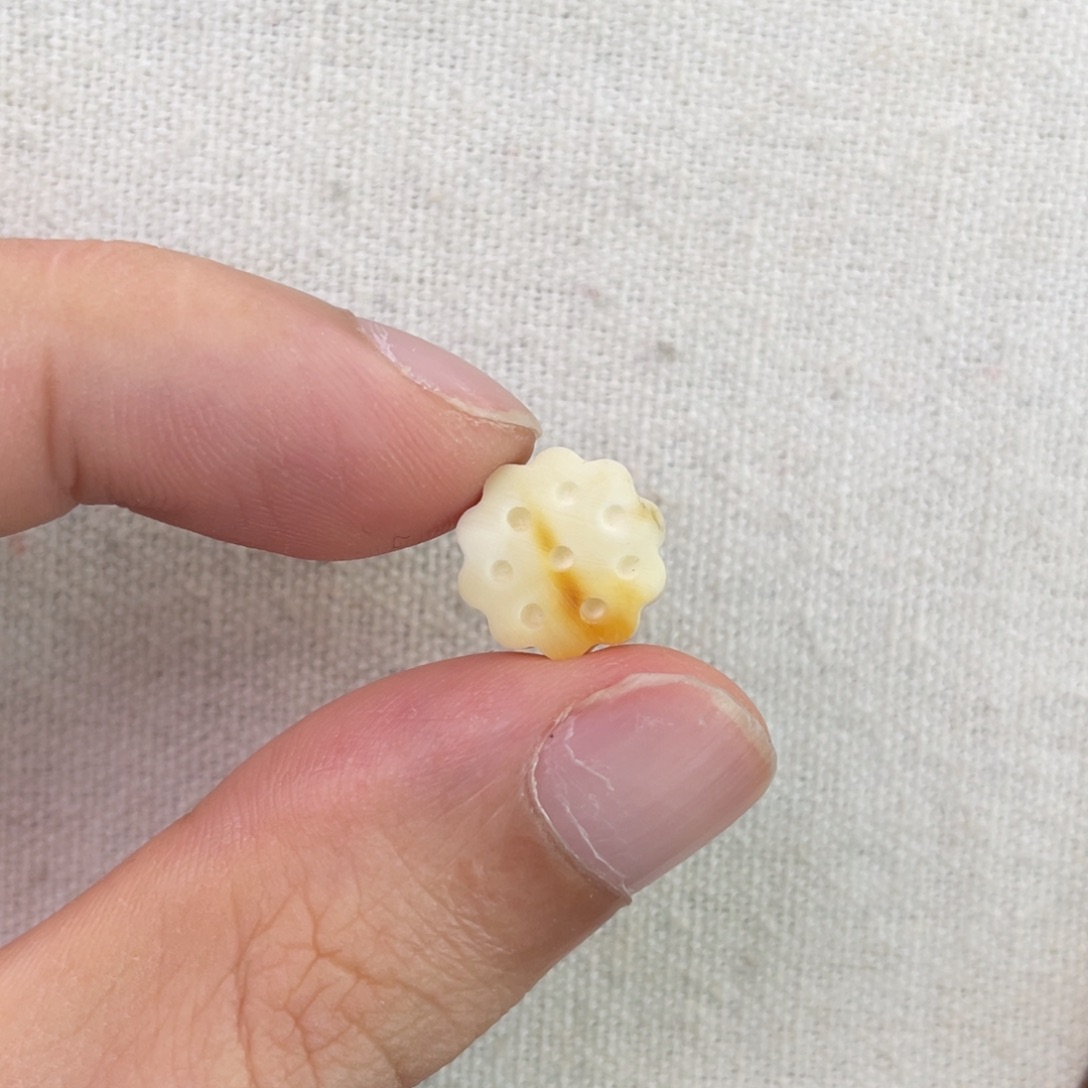 琥珀未镶嵌珠宝奇石花花