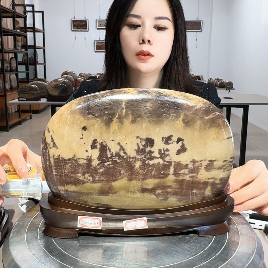 23×17×3 长江画面石摆件