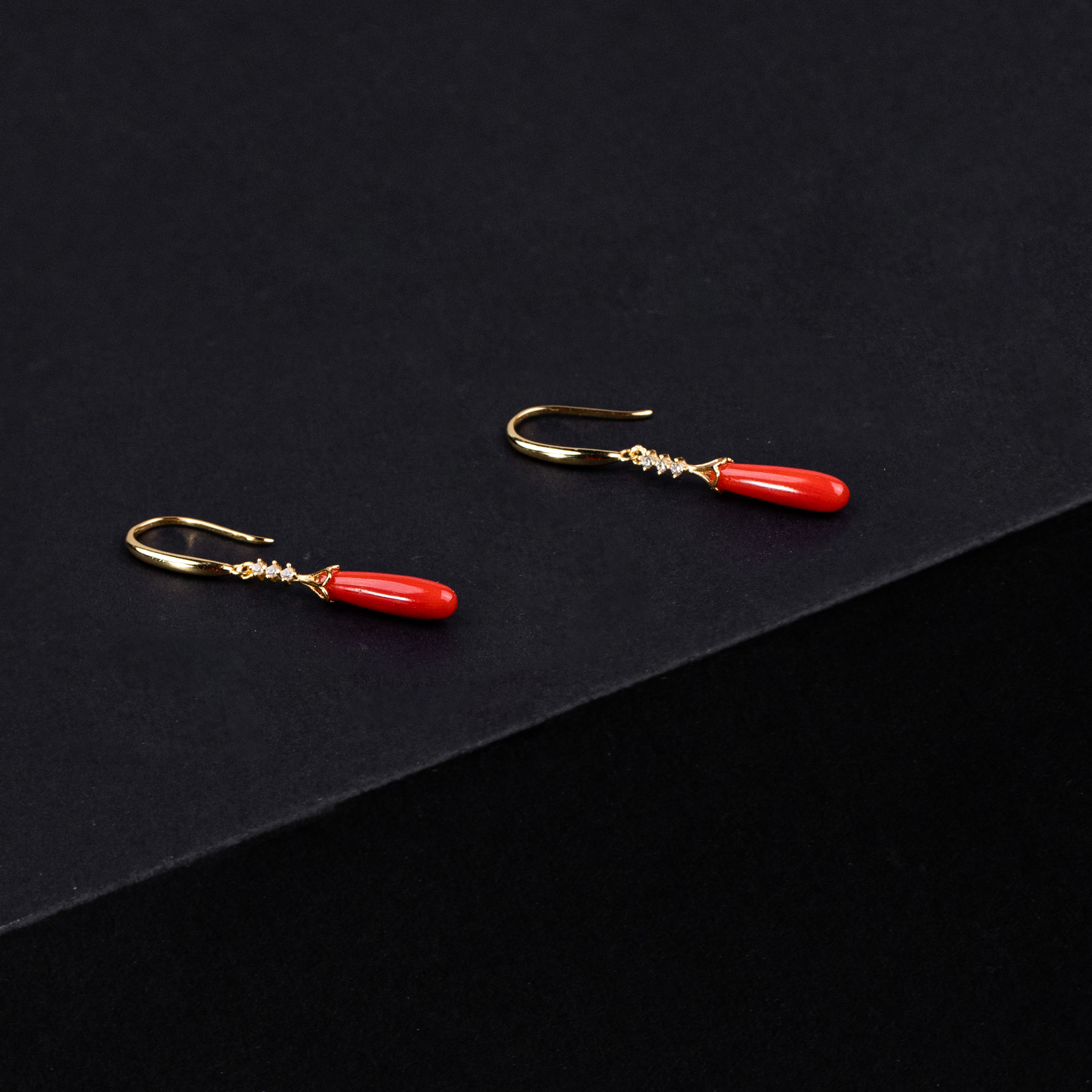 红珊瑚耳饰时尚百搭气质经典 4x13mm（多样性发货）